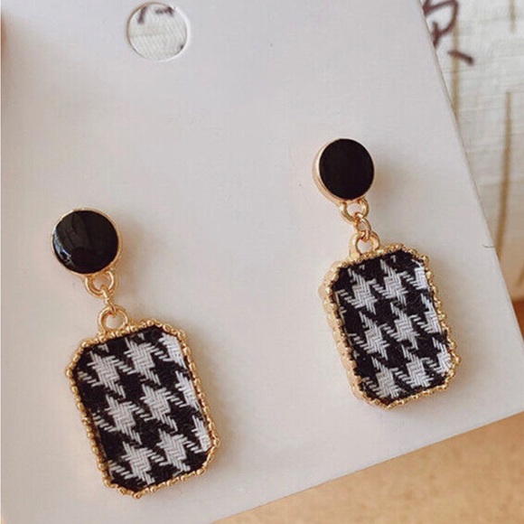 Houndstooth Earrings - Picture 5 of 8